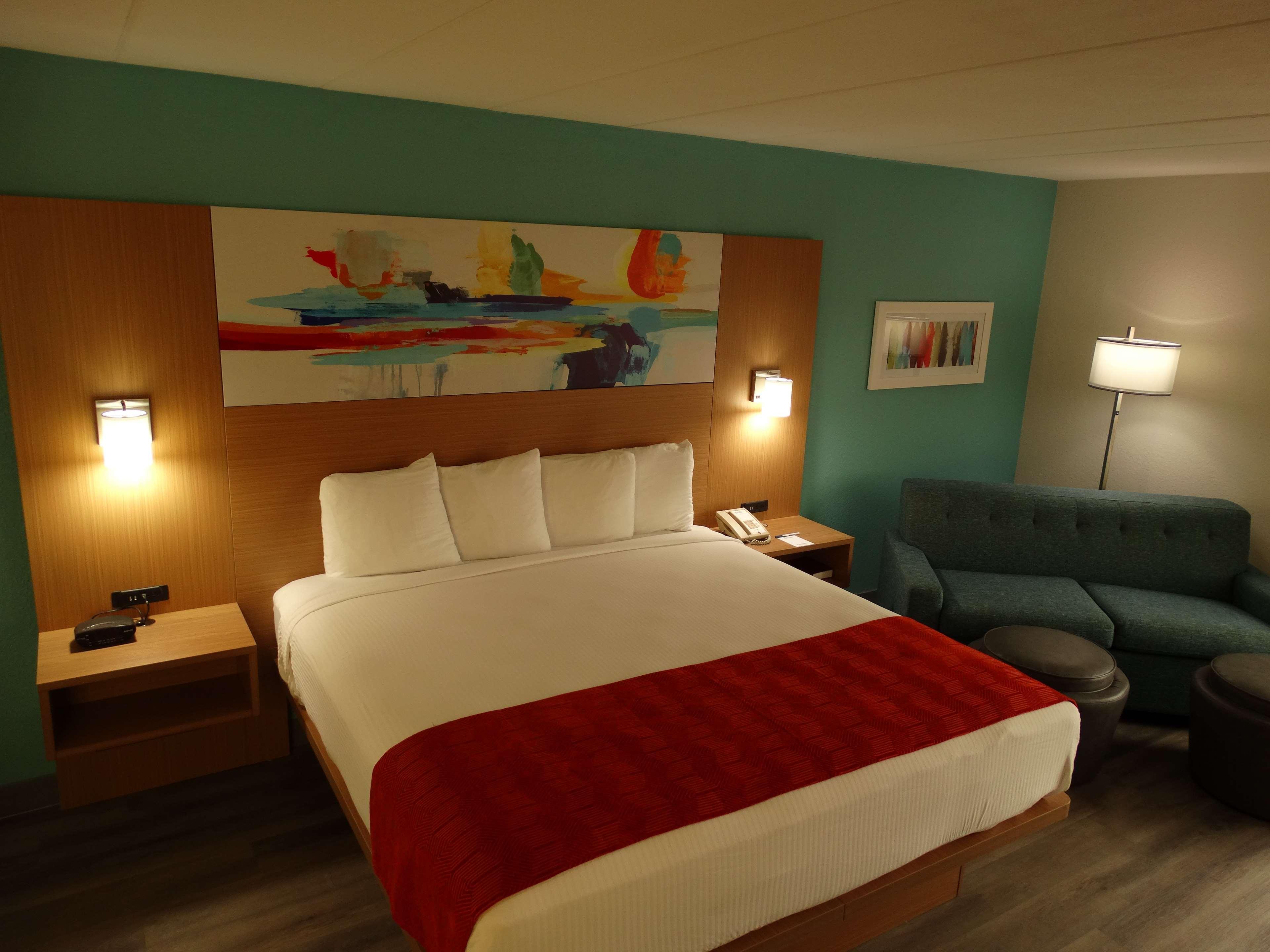 Best Western Plus Executive Hotel Richmond Dumbarton Exteriör bild