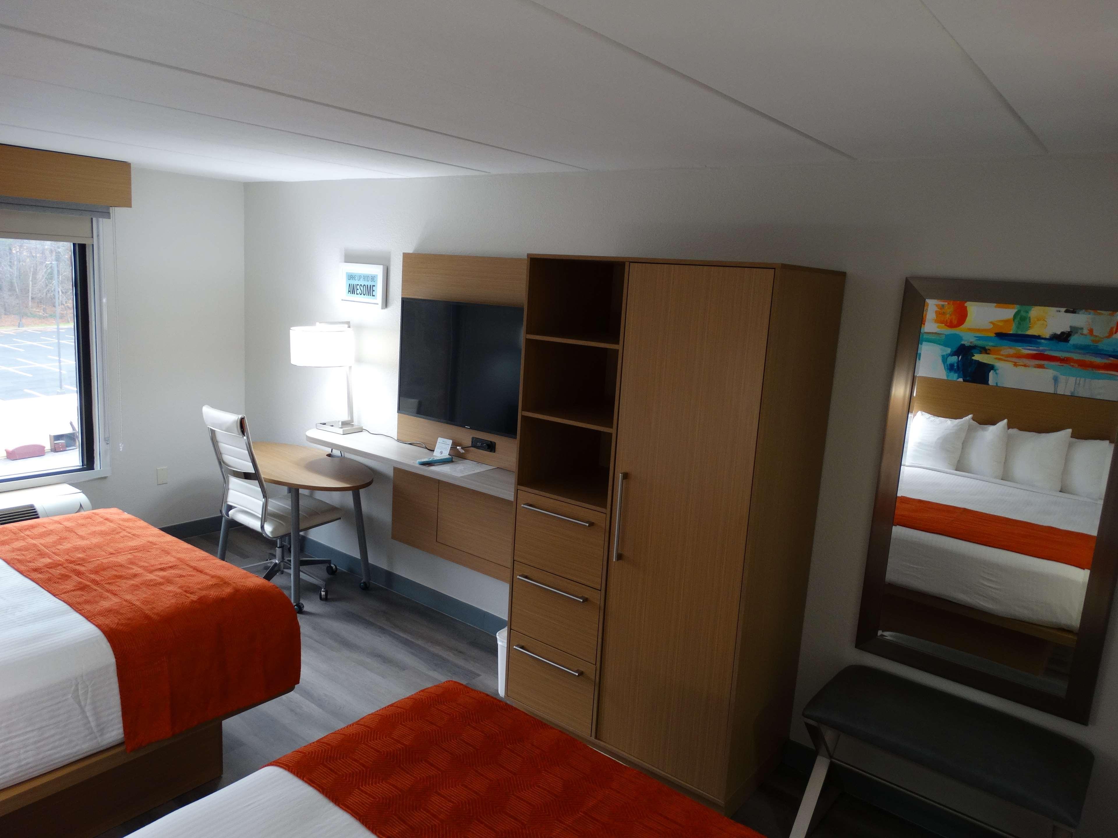 Best Western Plus Executive Hotel Richmond Dumbarton Exteriör bild