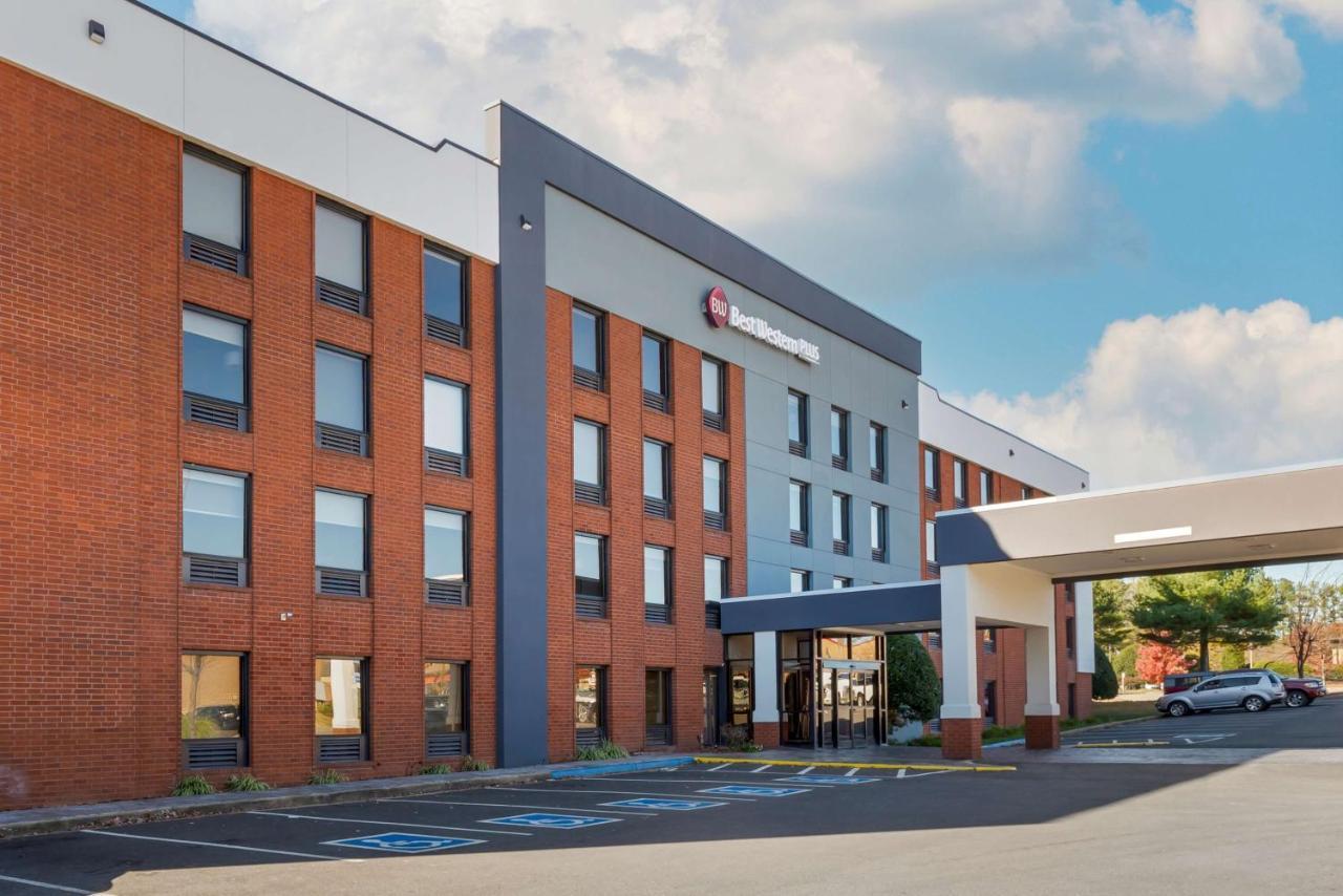 Best Western Plus Executive Hotel Richmond Dumbarton Exteriör bild