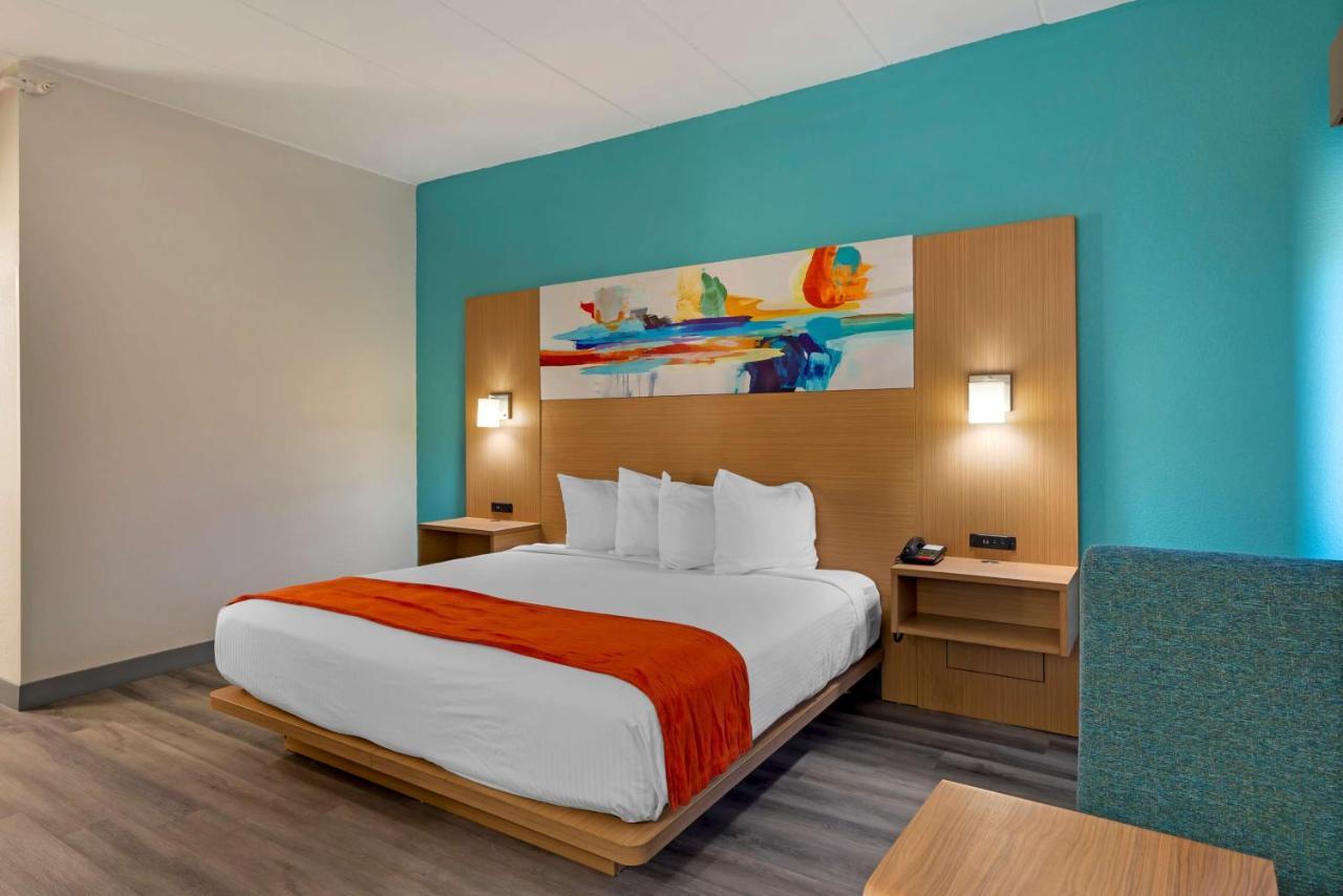 Best Western Plus Executive Hotel Richmond Dumbarton Exteriör bild